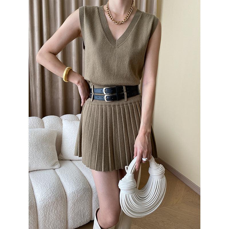 Fashionable Knitted Vest Pleated Skirt Outfit - ForVanity skirt outfit, women's outfits Skirt Outfit