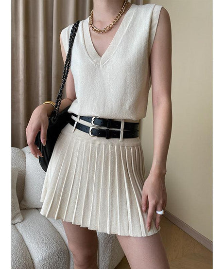 Fashionable Knitted Vest Pleated Skirt Outfit - ForVanity skirt outfit, women's outfits Skirt Outfit