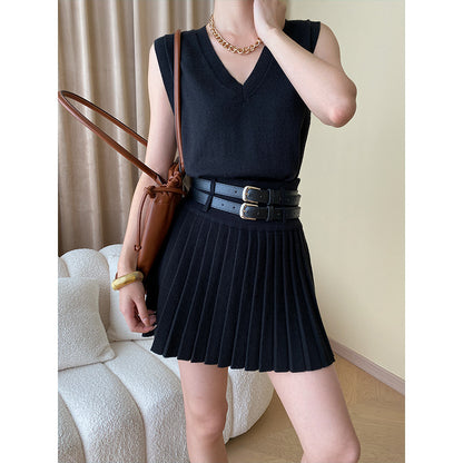 Fashionable Knitted Vest Pleated Skirt Outfit